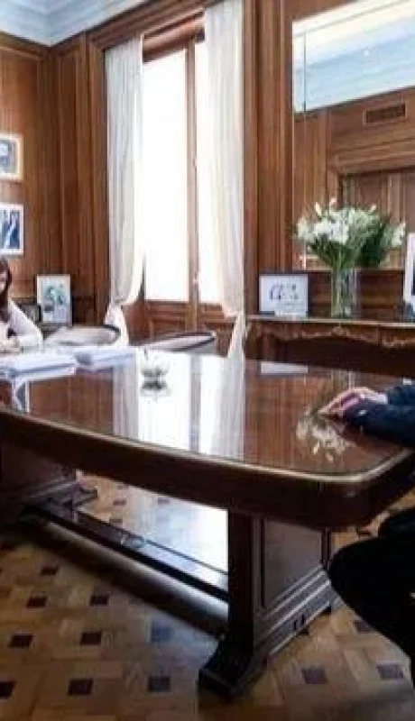 fzgzs2-xeaaolzvjpg-jpg.