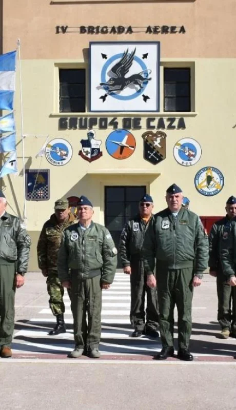 iv-brigada-aerea--vuelo-solo-pampa-lama-4-jpg.