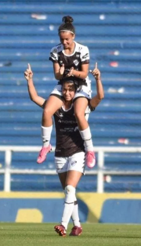 6adb6e34c611099cdeff682e3574daab-l-jpg.