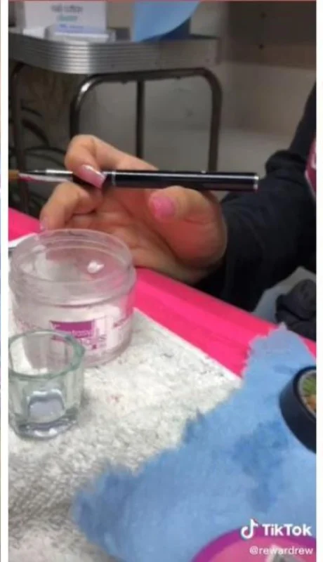 diente-roto-tik-tok-png.