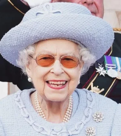 reina-isabel-ii-jpg.