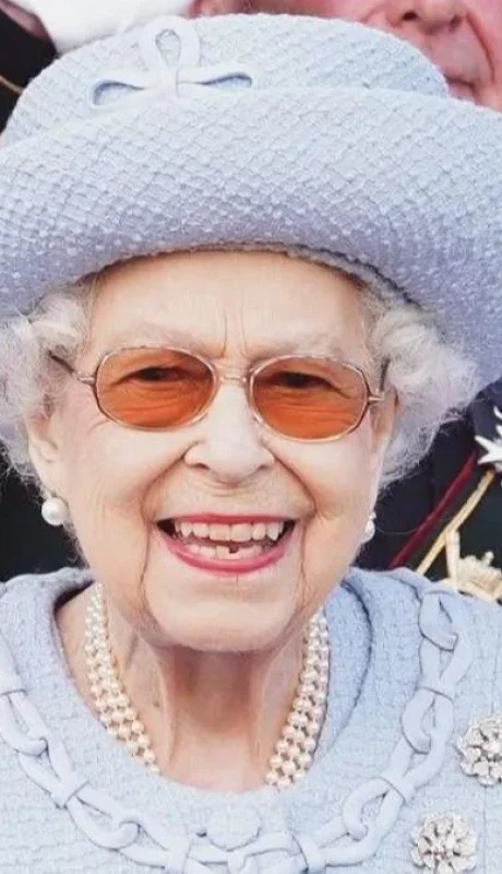 reina-isabel-ii-jpg.