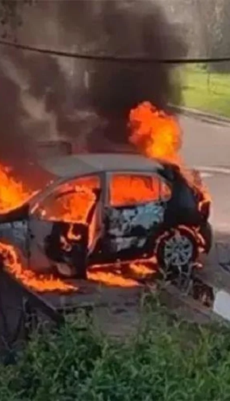 auto-prendido-fuego-jpg.