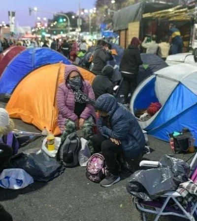 piqueteros-acampe-reclamos-3-jpg.