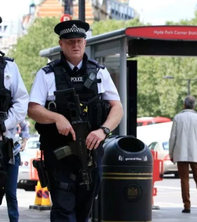 londres-ataque-hombre-cuchillo-png.