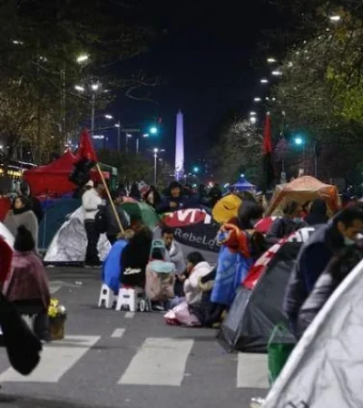 piqueteros-acampe-png.