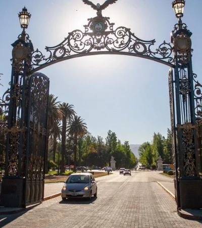 c451fcc7-2ba3-461a-9d93-711cb551c030-jpeg.