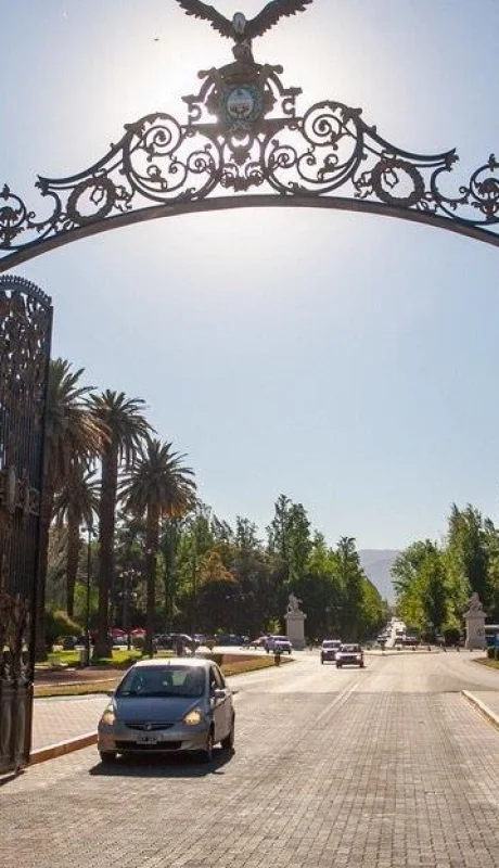 c451fcc7-2ba3-461a-9d93-711cb551c030-jpeg.