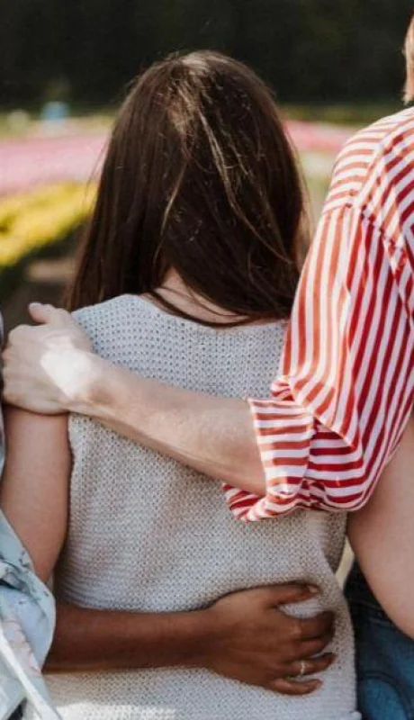 poliamor-fotos-video-sexo-pareja-png.