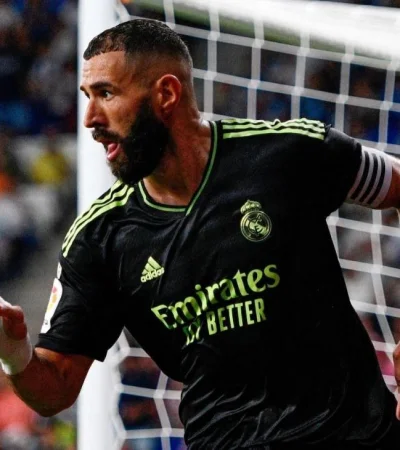 1661726124220828724-jpg.