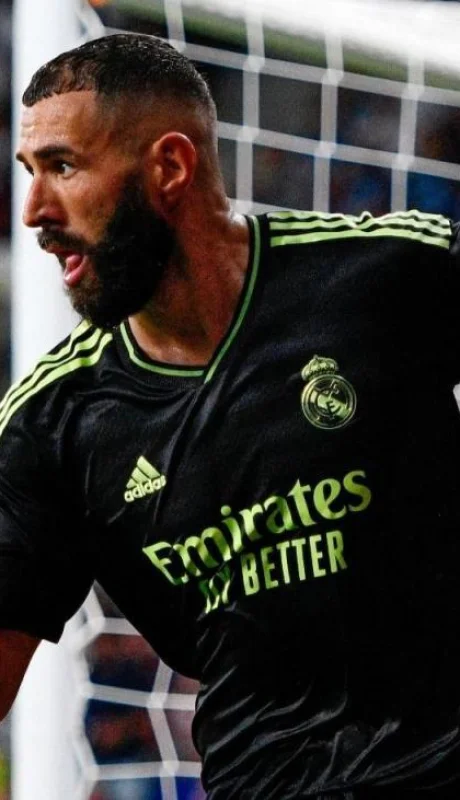 1661726124220828724-jpg.