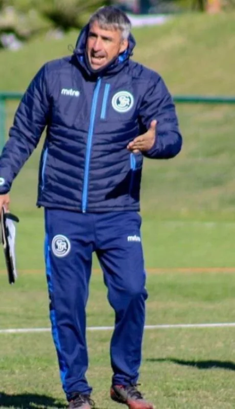 fr2kmuuxiaa1pu7-jpg.