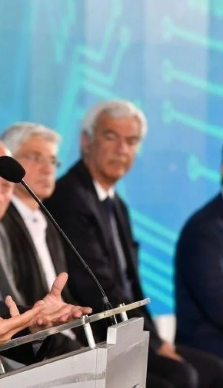 633b7ff86a360-900-jpg.