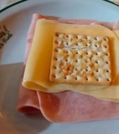 galleta-con-jamon-y-queso-jpg.