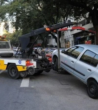 la-legislatura-portena-aprobo-el-proyecto-que-prohibe-a-las-gruas-llevarse-autos-que-no-estan-obstruyendo-el-transito-jpg.