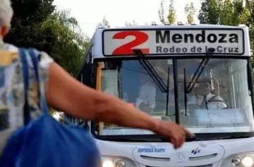Mendoza: el transporte de media distancia subió 1.115 por ciento en un año