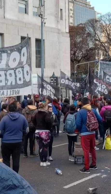 acampe-piquetero-jpeg.