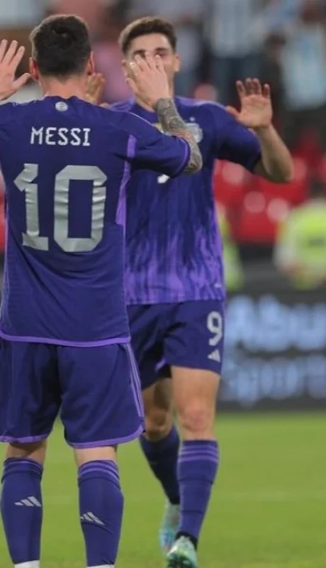 fhsqeaawiaiebxr-jpg.