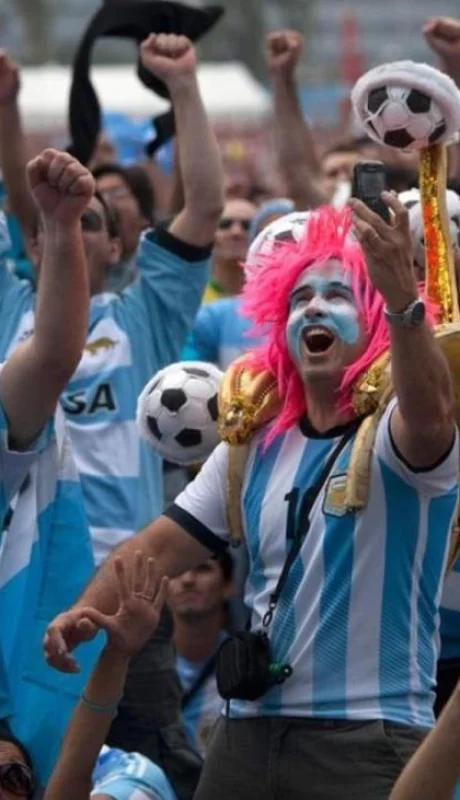 hinchas-argentinos-qatar-jpg.