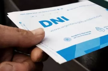 Las víctimas de las inundaciones en Bahía Blanca recibirán su DNI gratis