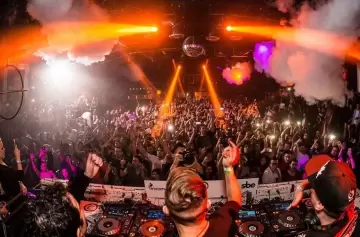 La eliminación del canon por pasar música enfrenta a músicos contra bolicheros