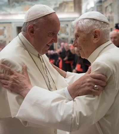 francisco-y-benedicto-xvi-jpg.