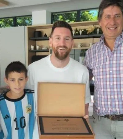 messi-y-santacroce-jpg.