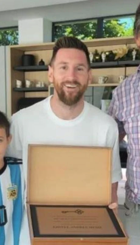 messi-y-santacroce-jpg.