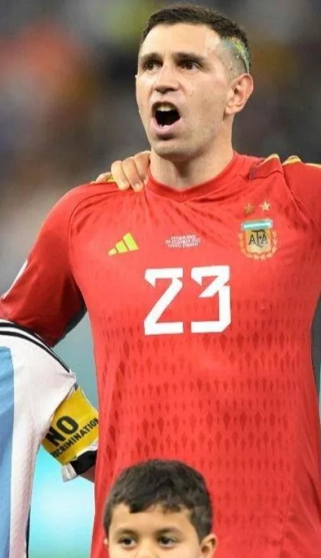 seleccion-cantando-el-himno-jpg.