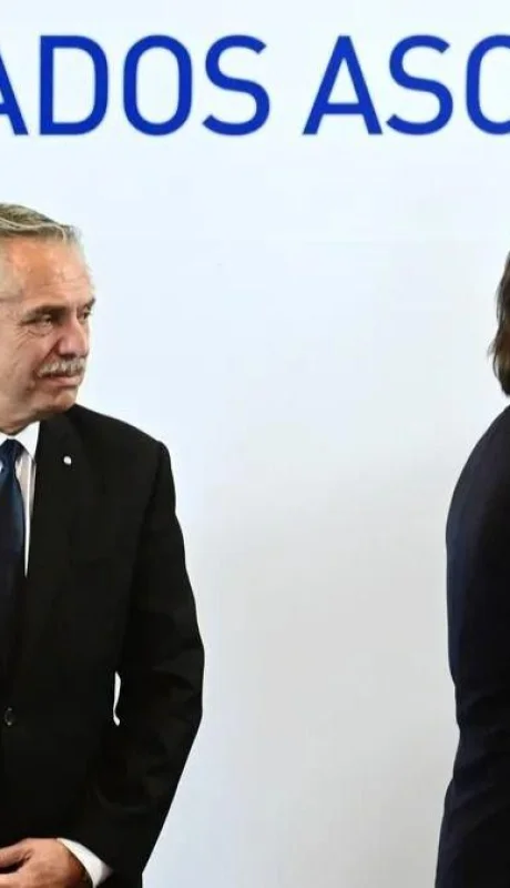 alberto-fernandez-y-luis-lacalle-la-cumbre-del-mercosur-jpg.