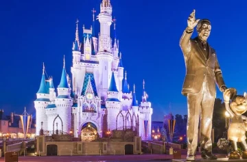 Polémica: Disney sancionó a una joven por su vestimenta