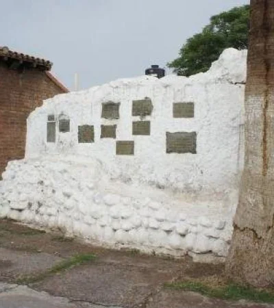 restos-del-murallon-del-fuerte-de-san-carlos-en-la-actualidad-jpg.