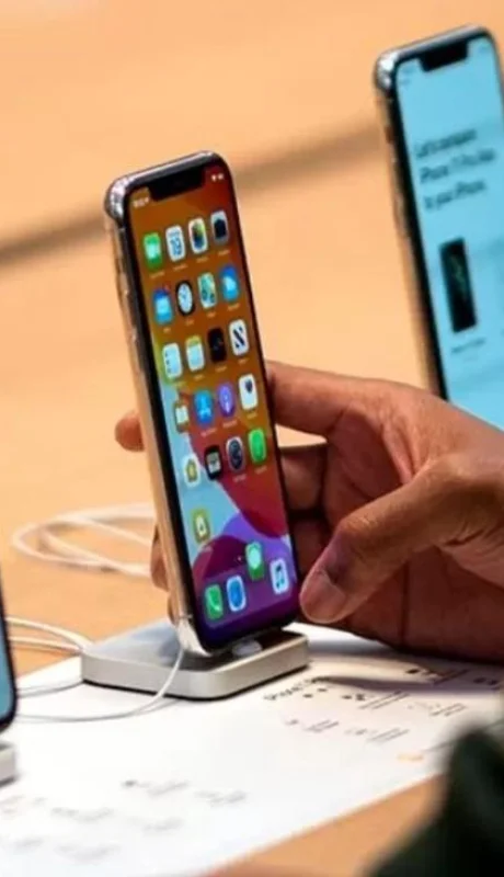 Los celulares duplican el precio respecto a países vecinos