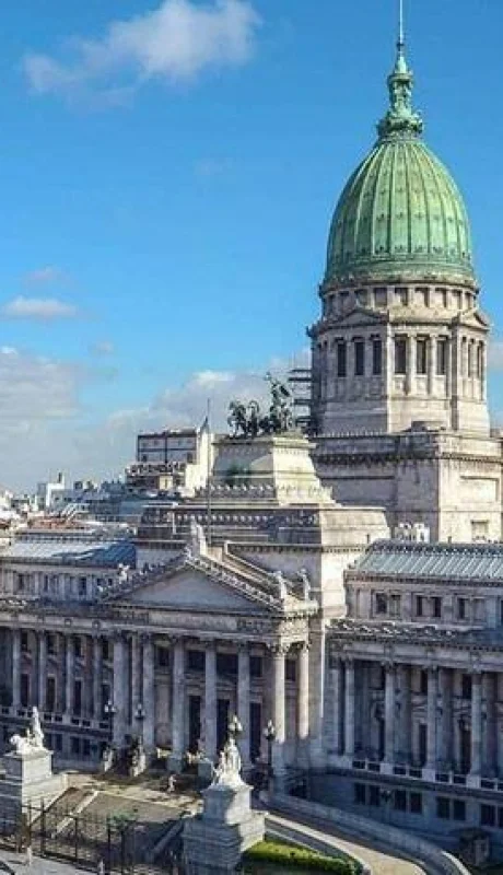 congreso-de-la-nacion-2017---el-congreso-argentino-cuesta-4-veces-mas-que-la-suma-de-la-monarquia-inglesa-y-espanola---elpaisdiario-ar-jpg.
