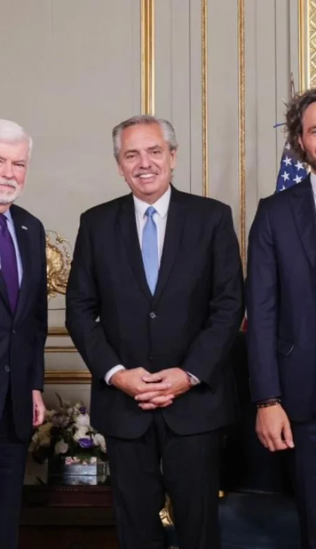 alberto-fernandez-y-christopher-dodd-jpg.