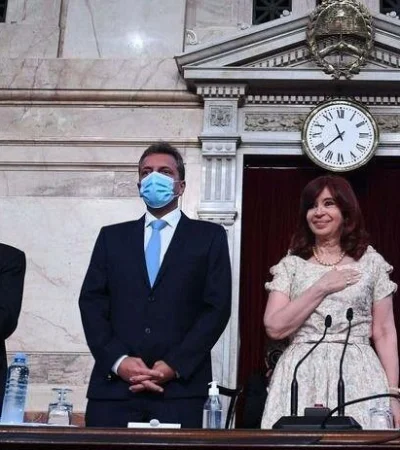cristina-kirchner-y-el-look-sin-barbijo-para-la-apertura-de-sesiones-ordinarias-en-el-congreso-1135402