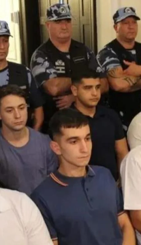 rugbiers-sin-barbijo-828x548jpg-jpg.