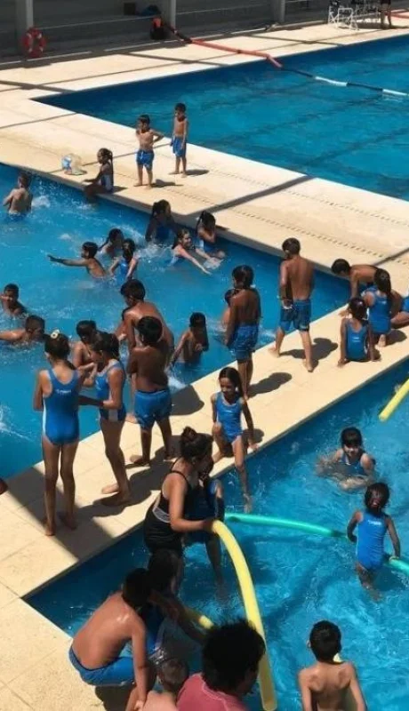 colonia-de-verano-pileta-polideportivo-ministro-rivadavia-jpg.