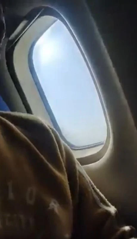 avion-llamas-accidente-nepal-png.