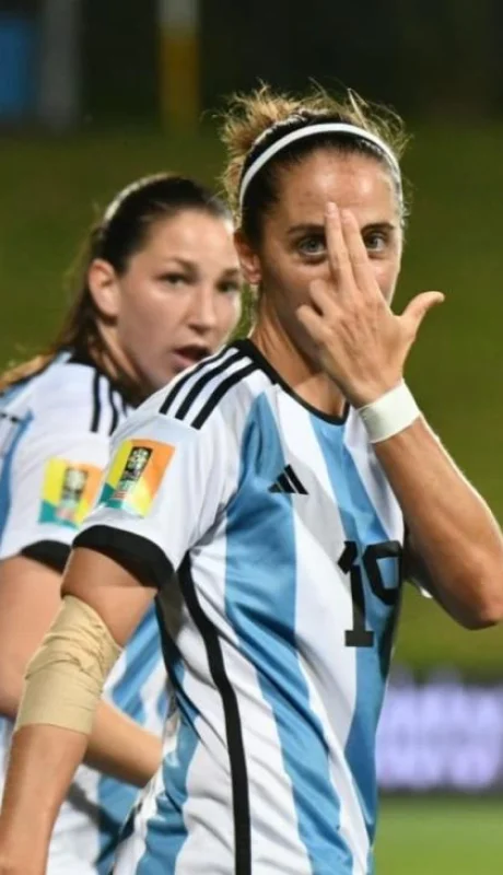 fpow-o-x0aazycy-jpg.