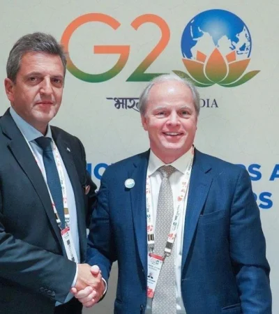 sergio-massa-y-axel-van-trotsenburg-jpg.