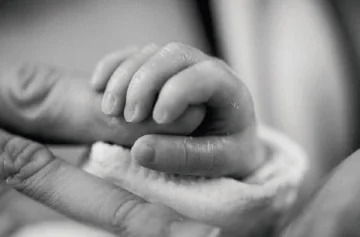 Mendoza es pionera en reglamentar la ley para combatir el robo de bebés