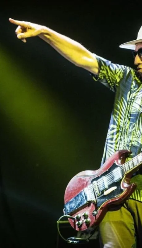 skay-saludo-indio-jpg.