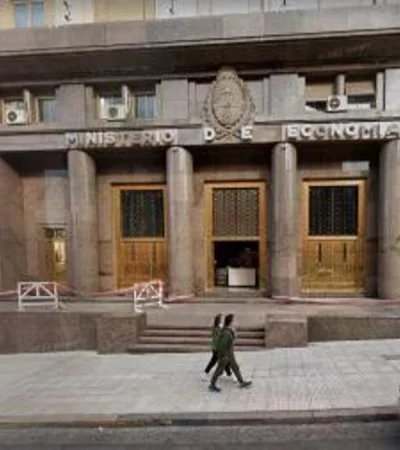 c9ea624a-f772-4e4f-bfb4-bcf7d21bd82d-16-9-discover-aspect-ratio-default-0-jpg.