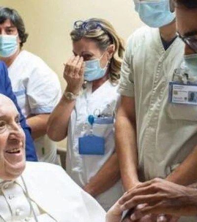 papa-francisco-enfermeros-850x310-jpg.