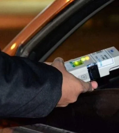 Un camionero tomó, manejó y lo pescaron en Mendoza