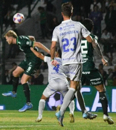 fuwgocbxoaajbhp-jpg.