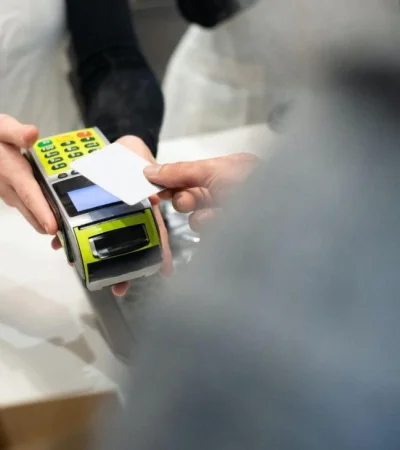 pexels-kampus-production-6684769-jpg.