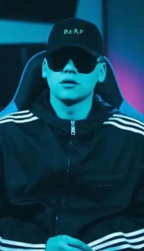 Bizarrap mostró su rostro.