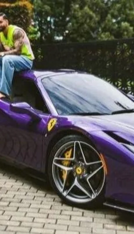 maluma-ferrari-jpg.